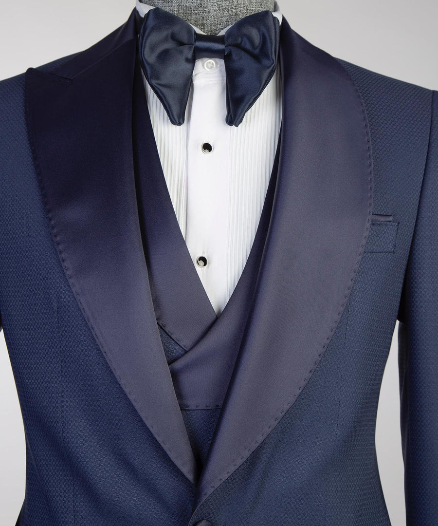 Sleek round collar classic tuxedo